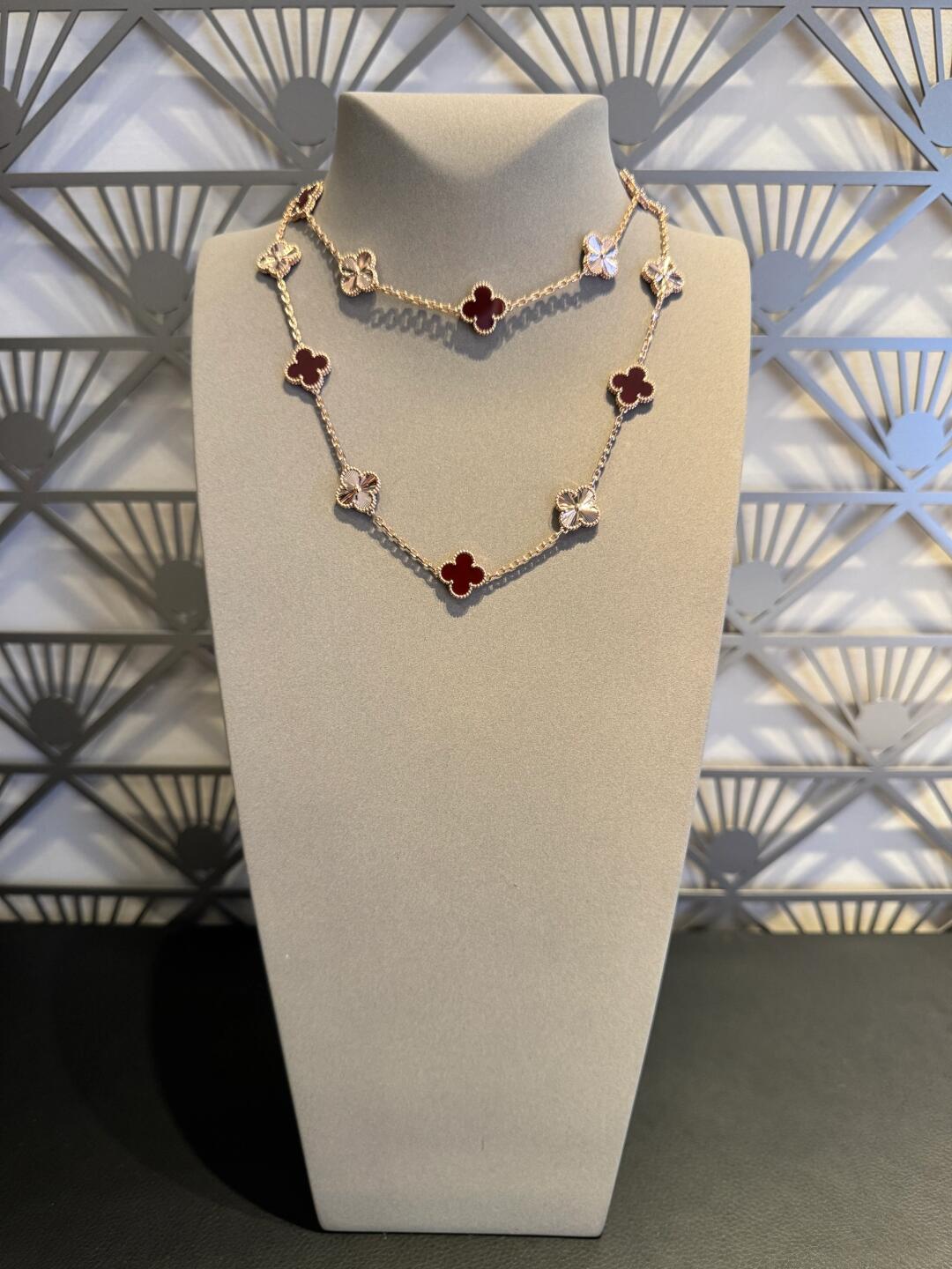 [Gaonasi]CLOVER 20 MOTIFS LASER CARNELIAN NECKLACE
