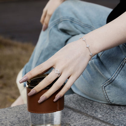 [Gaonasi]Four-Leaf Clover Hollow Butterfly Bracelet