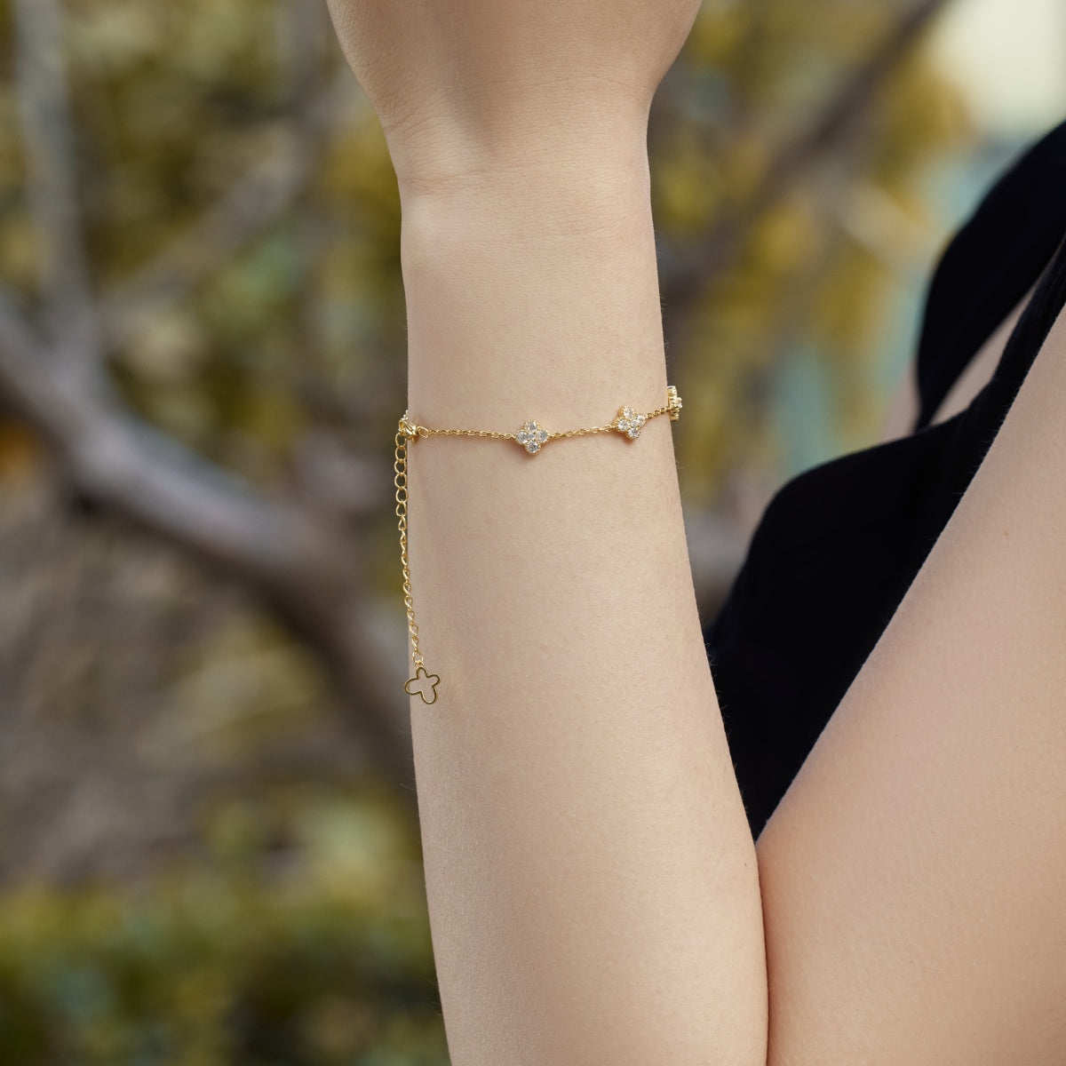 [Gaonasi]Four-Leaf Clover Hollow Butterfly Bracelet