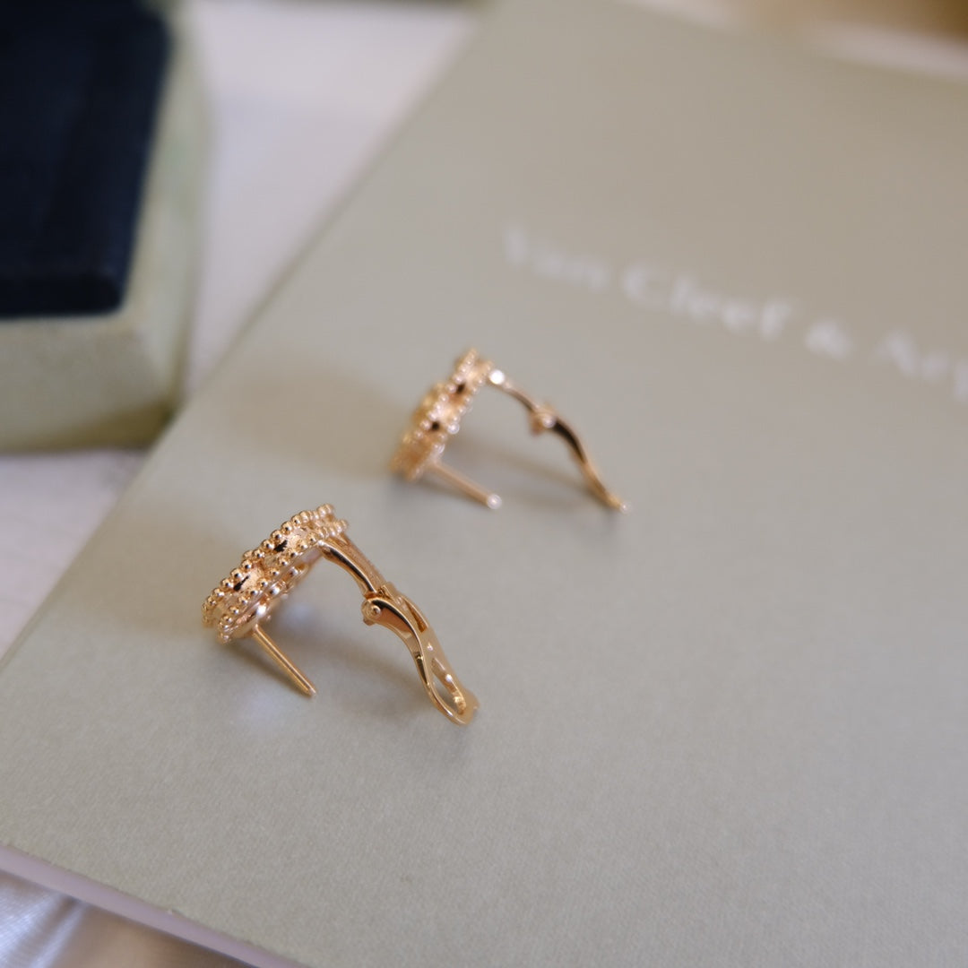 [Gaonasi]LUCKY PINK GOLD WHITE MOP EARRINGS
