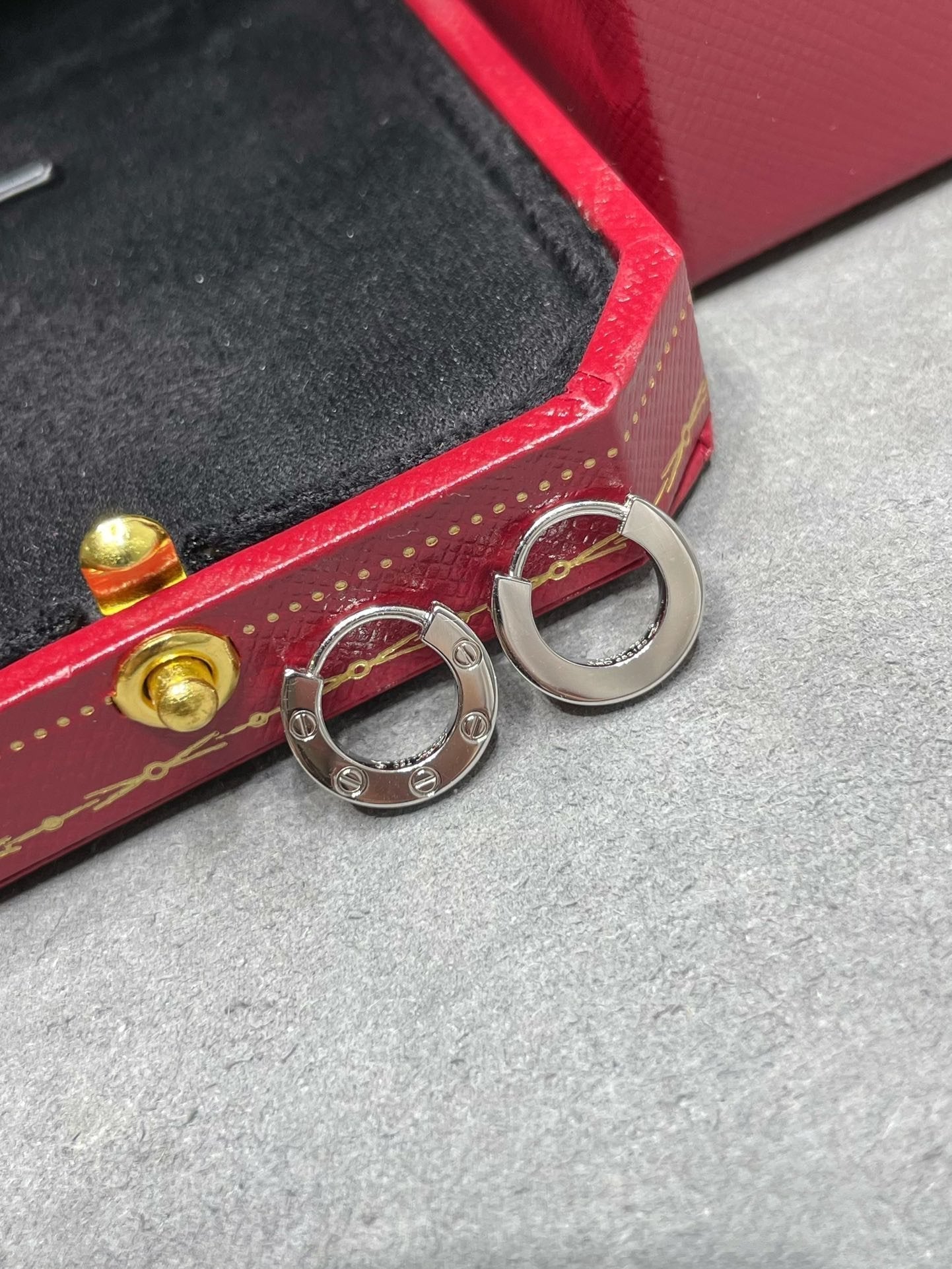 [Gaonasi]LOVE MINI EARRINGS