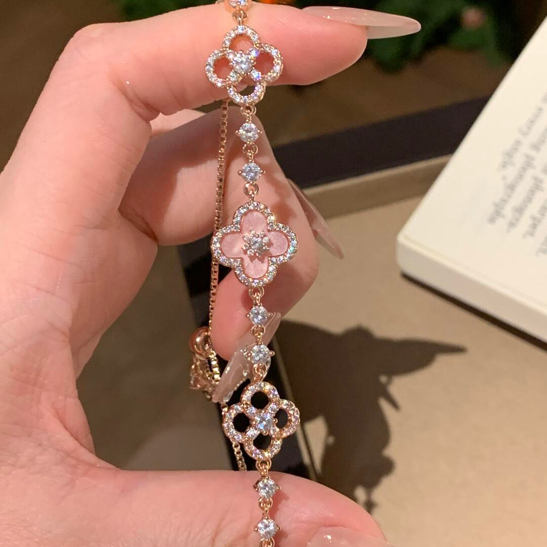 [Gaonasi]CLOVER 5 MOTIF PINK BLUE RED WHITE BRACELET