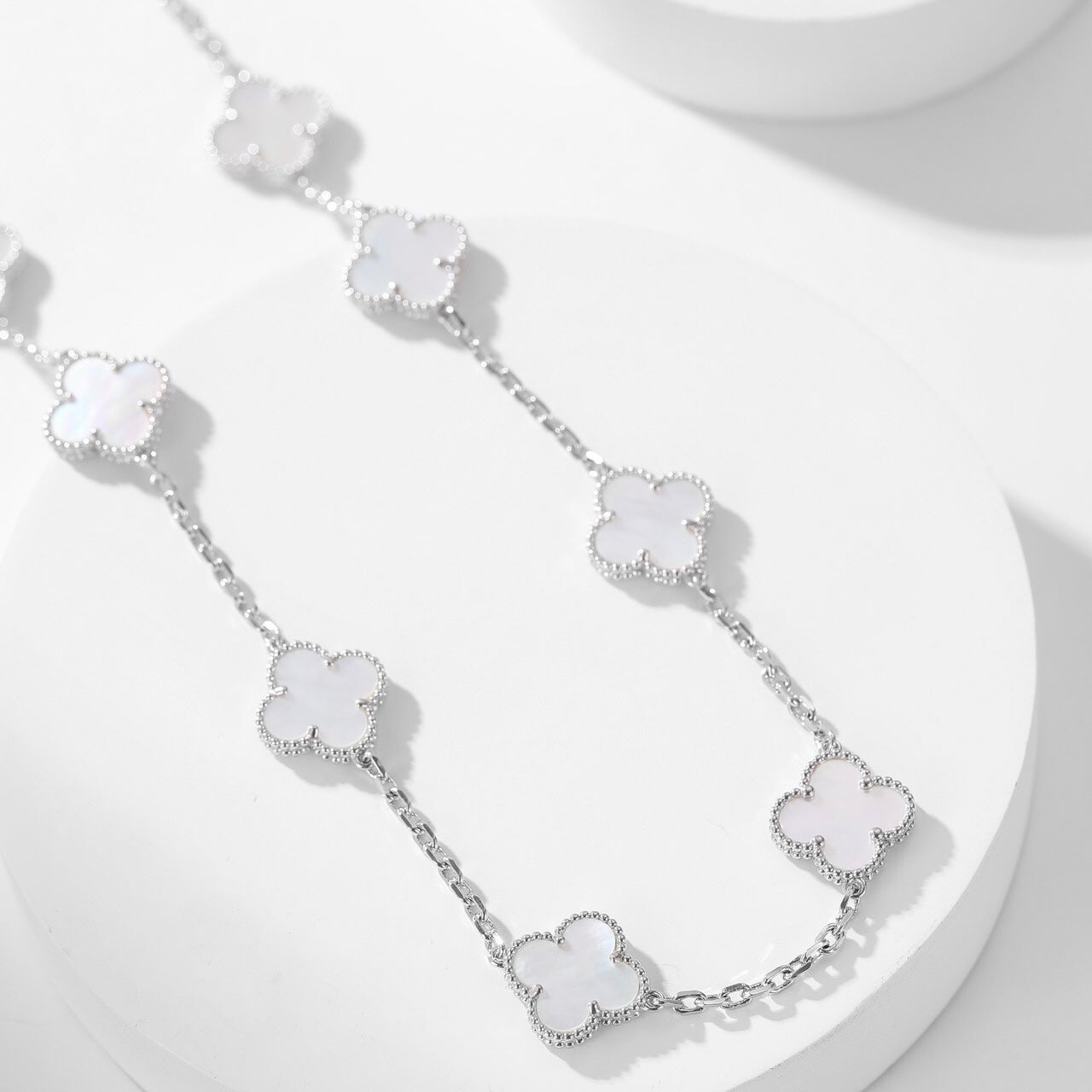 [Gaonasi]CLOVER 10 MOTIFS WHITE MOTHER OF PEARL NECKLACE