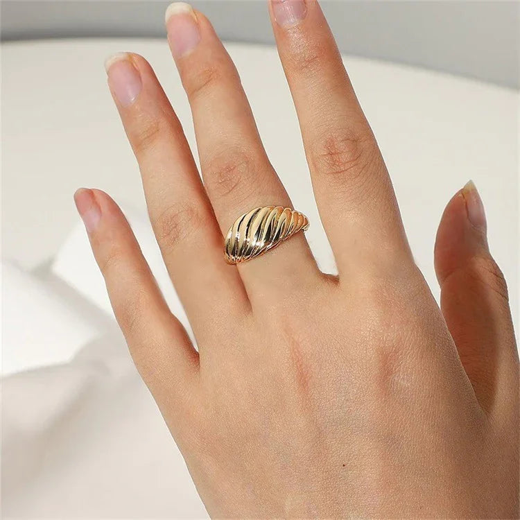 [Gaonasi]Ylenna Gold Croissant Ring