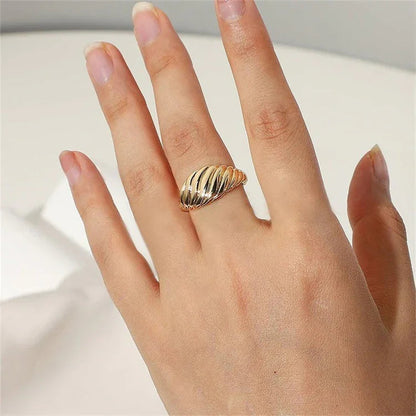 [Gaonasi]Ylenna Gold Croissant Ring