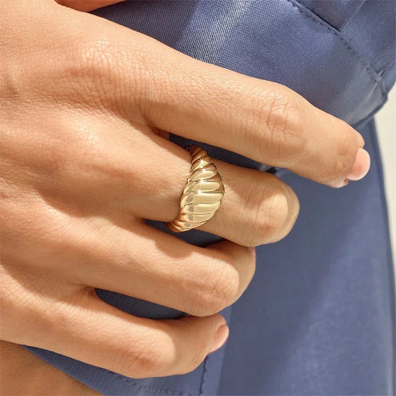 [Gaonasi]Ylenna Gold Croissant Ring