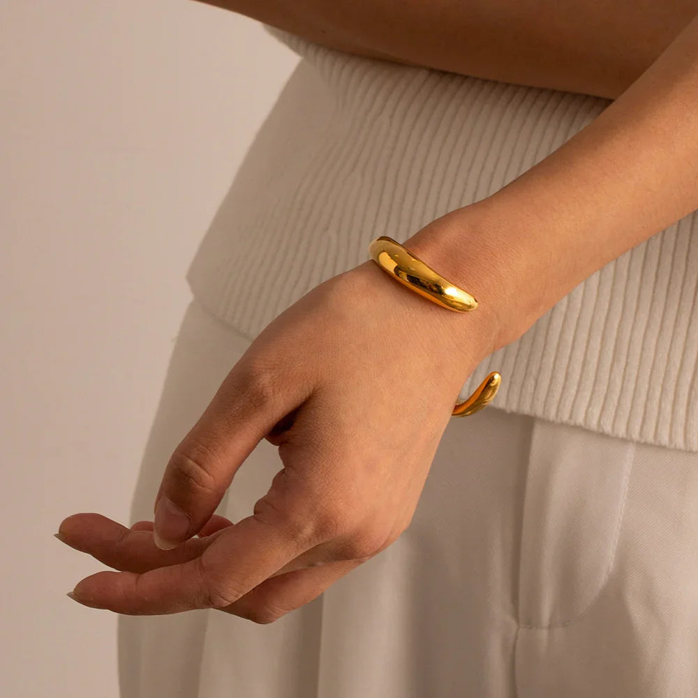 [Gaonasi]Audrina Contemporary Gold Bangle
