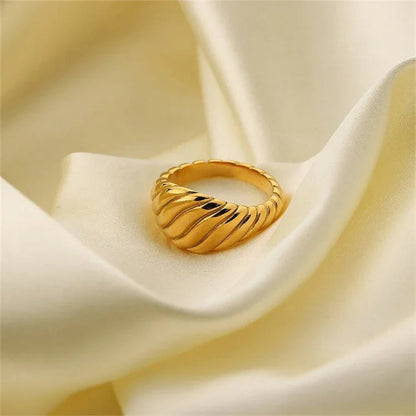 [Gaonasi]Ylenna Gold Croissant Ring