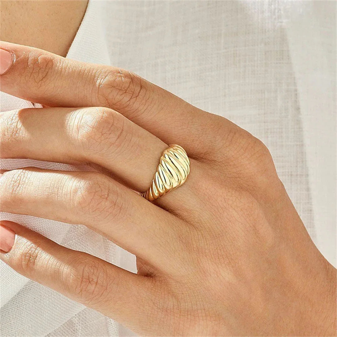 [Gaonasi]Ylenna Gold Croissant Ring